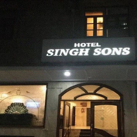 Hotel Treebo Trend Singh Sons Karol Bagh à New Delhi Extérieur photo