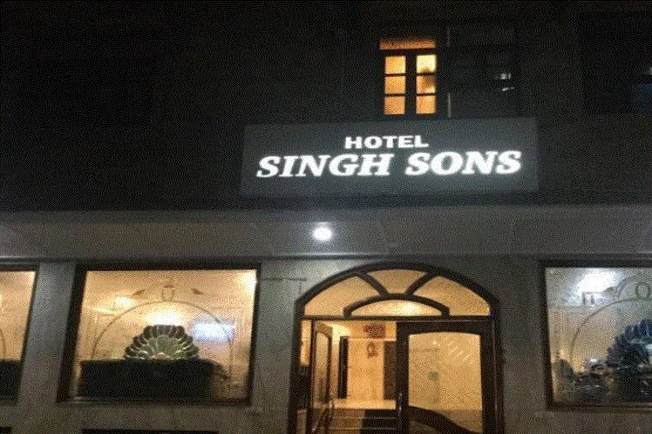 Hotel Treebo Trend Singh Sons Karol Bagh à New Delhi Extérieur photo
