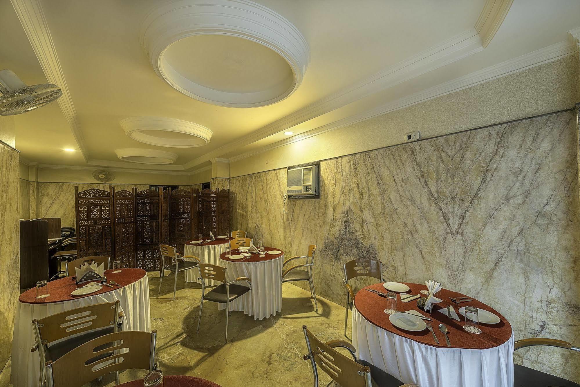 Hotel Treebo Trend Singh Sons Karol Bagh à New Delhi Extérieur photo