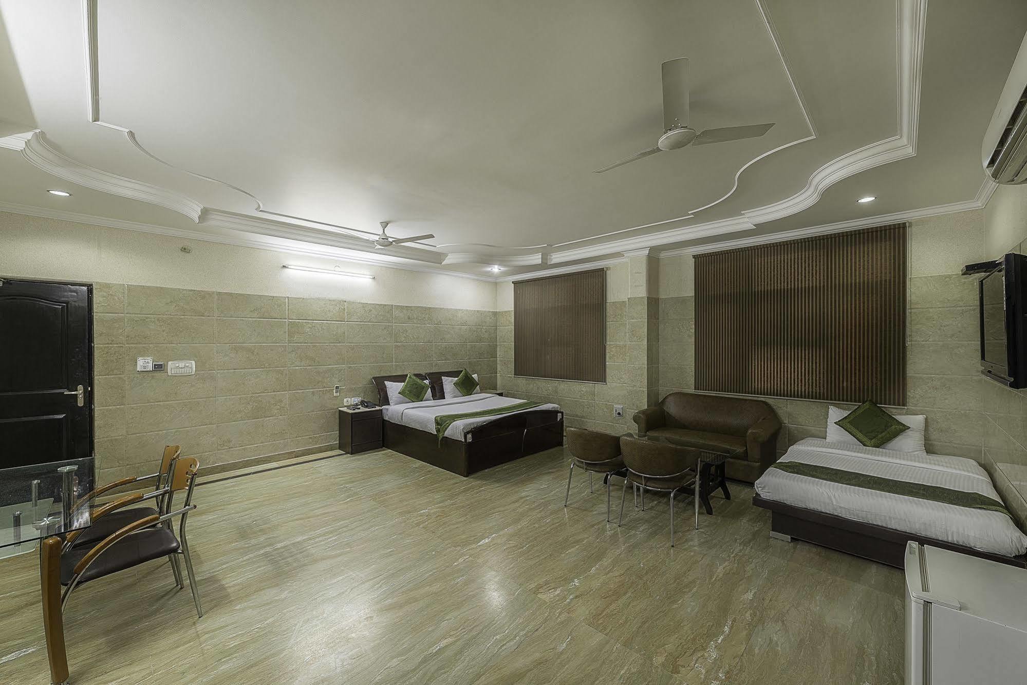 Hotel Treebo Trend Singh Sons Karol Bagh à New Delhi Extérieur photo