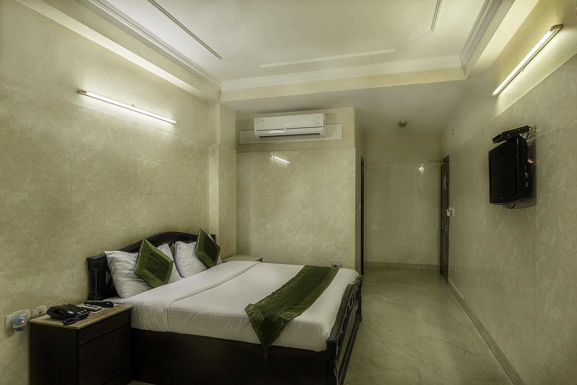 Hotel Treebo Trend Singh Sons Karol Bagh à New Delhi Extérieur photo
