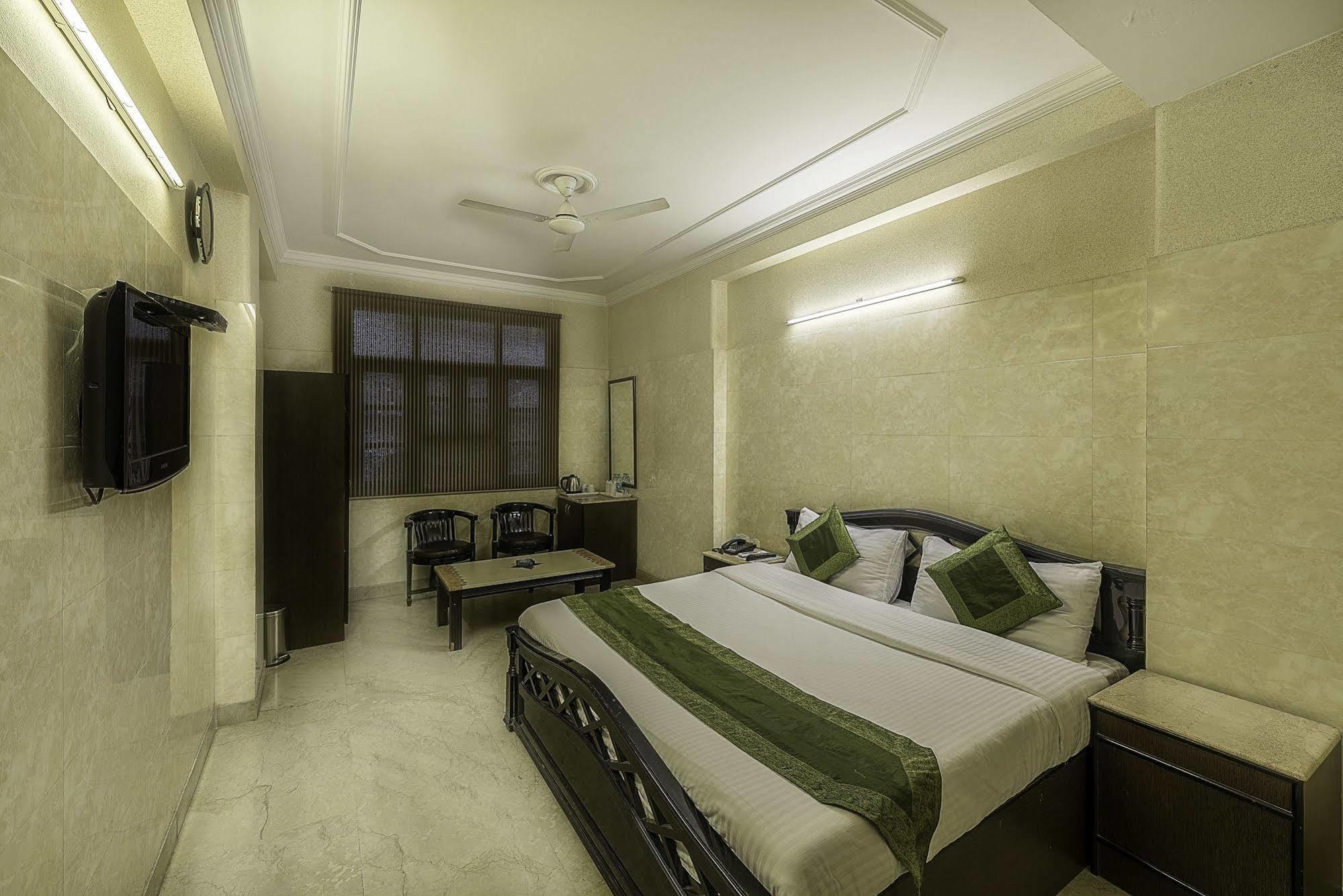 Hotel Treebo Trend Singh Sons Karol Bagh à New Delhi Extérieur photo