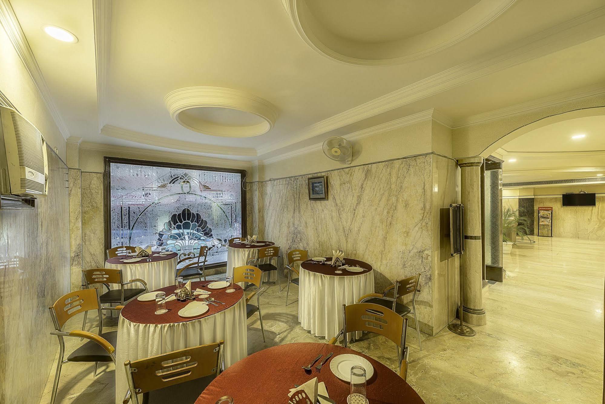 Hotel Treebo Trend Singh Sons Karol Bagh à New Delhi Extérieur photo